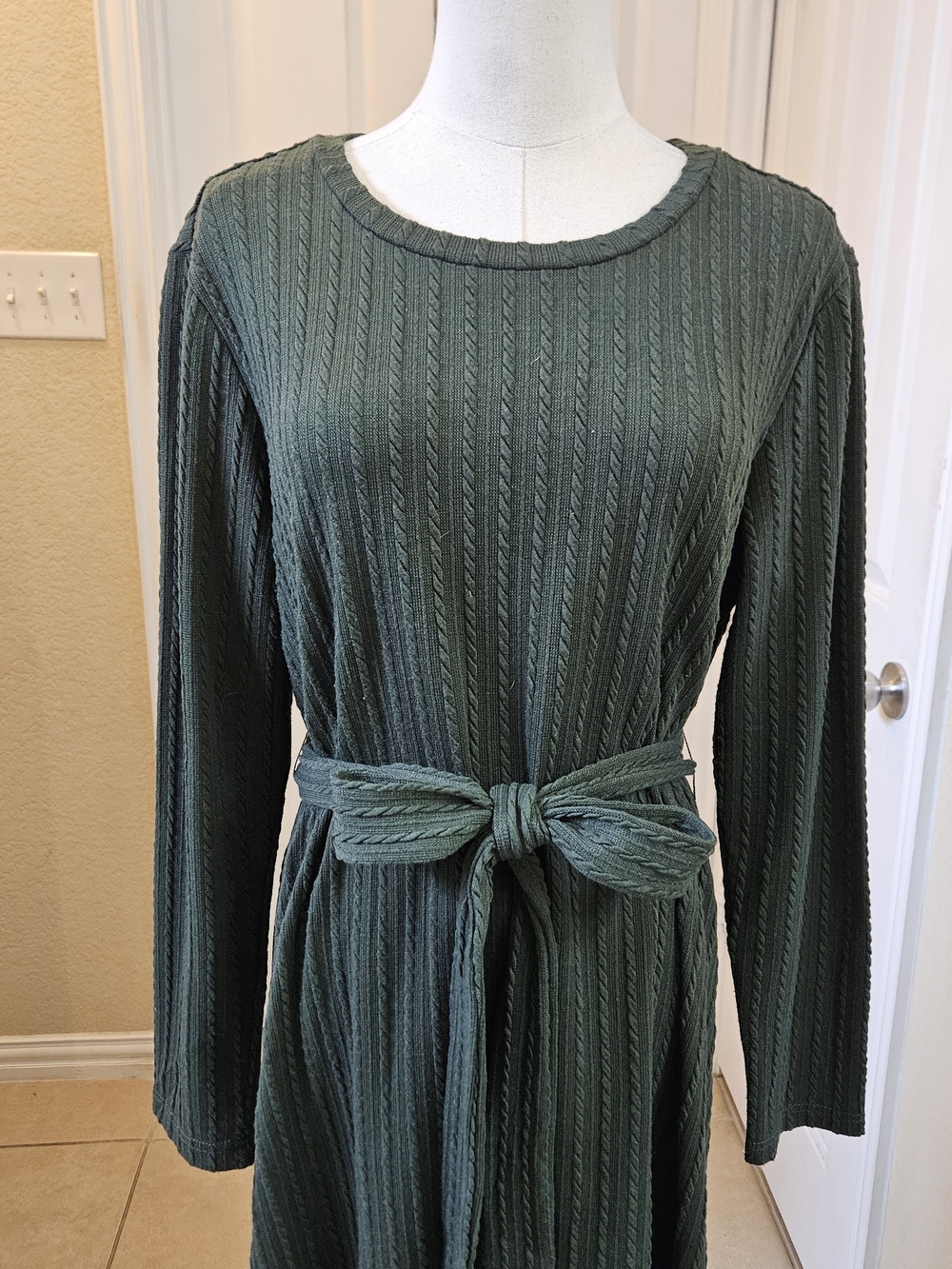 Ekouaer Ribbed Knit Belted Midi Dress – Forest Green (Size M) - Picture 4 of 10